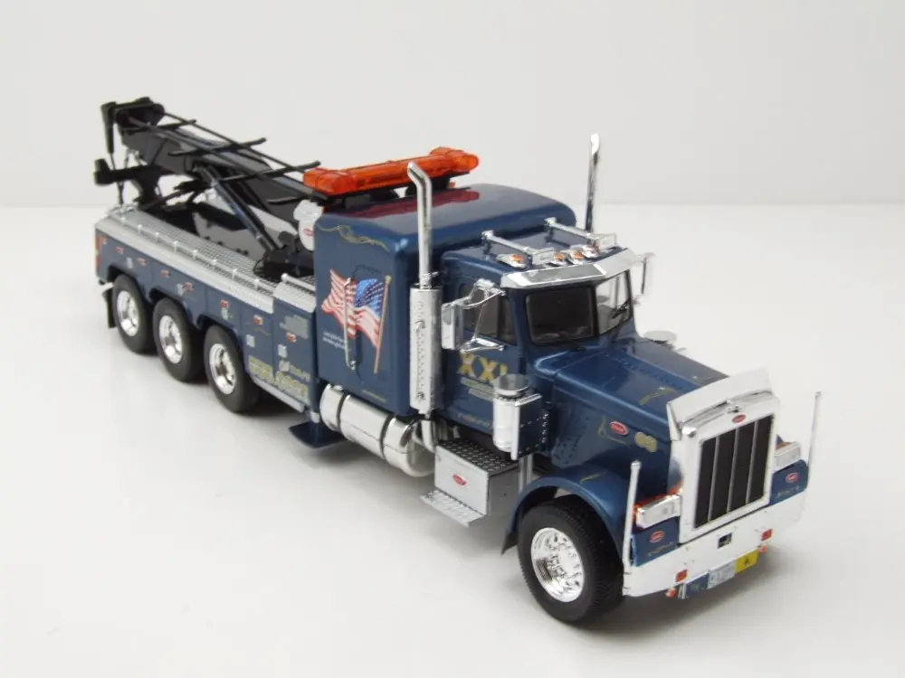 peterbilt-359-wrecker-abschlepper-1980-blau-modellauto-143-ixo-models~7.webp