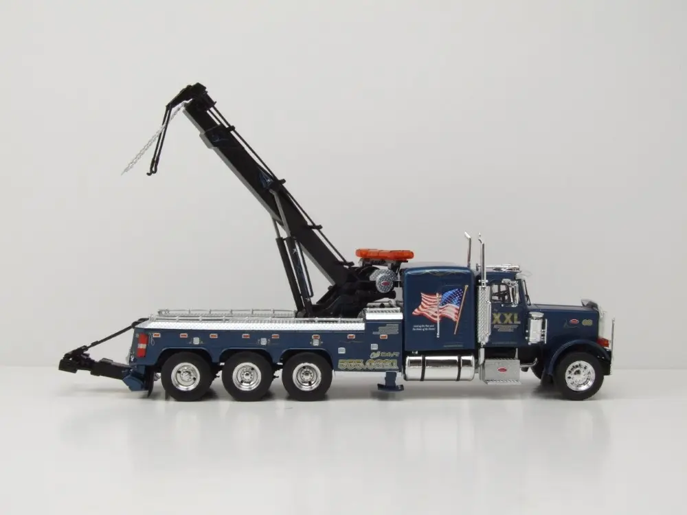 peterbilt-359-wrecker-abschlepper-1980-blau-modellauto-143-ixo-models~4.webp