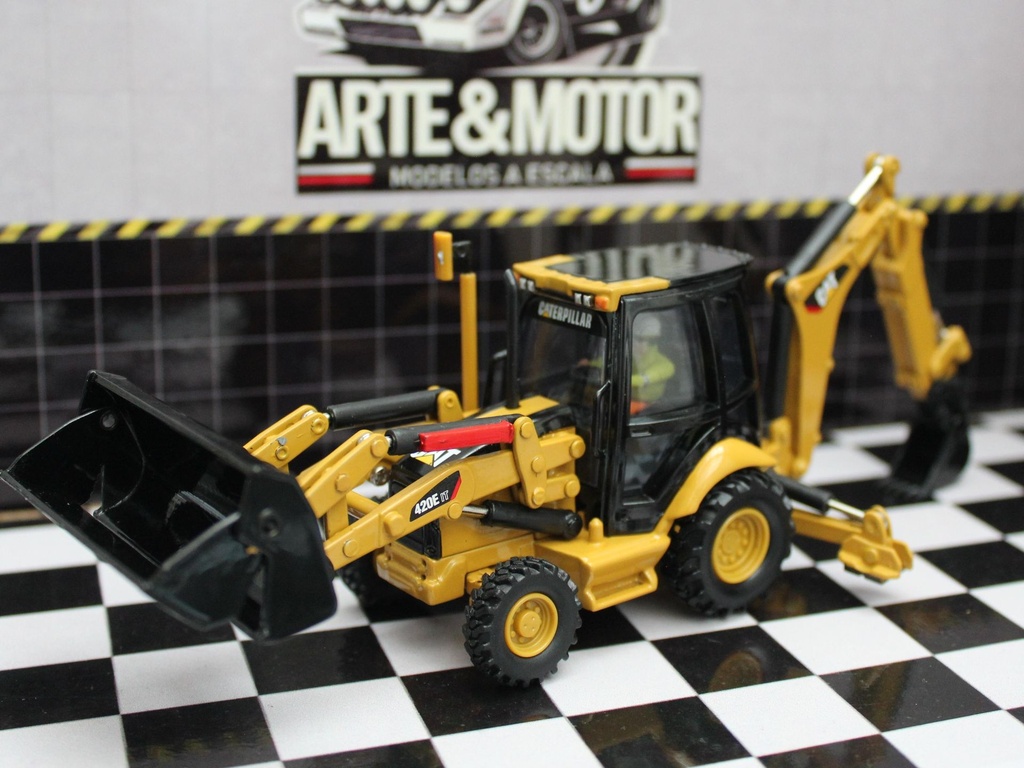 1:50 Retrocargador-pajarita Caterpillar 420E IT
