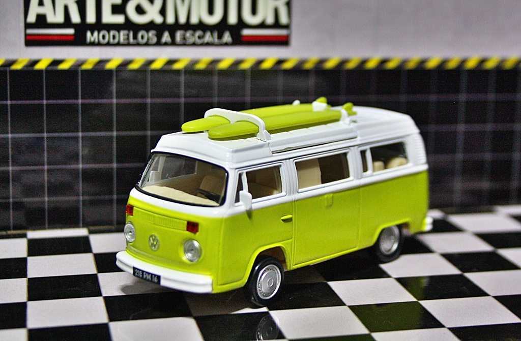 1:43 Volkswagen T2 Combi