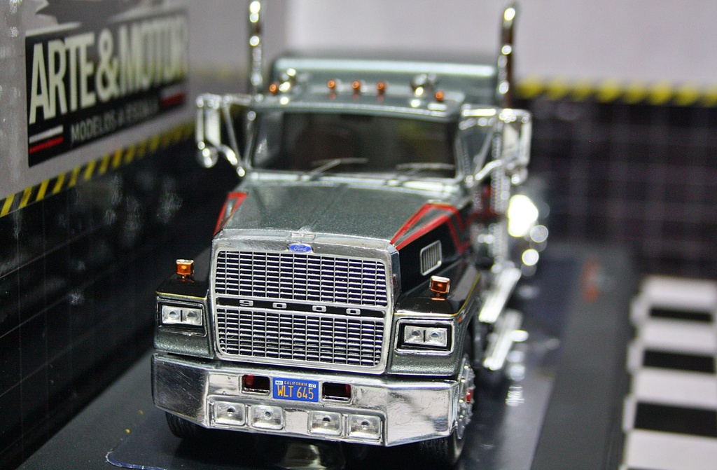 1:43 Ford 9000 LTL-9000 1978