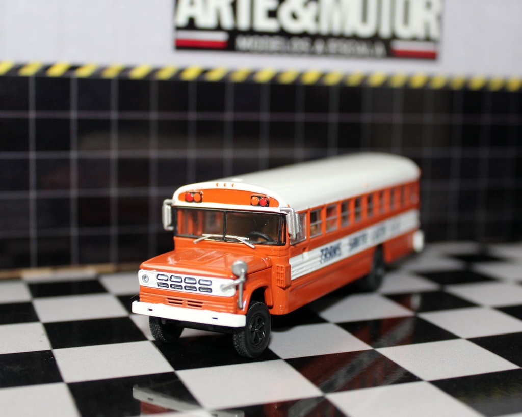 1:87 Dodge 600 Transportes Santa lucia