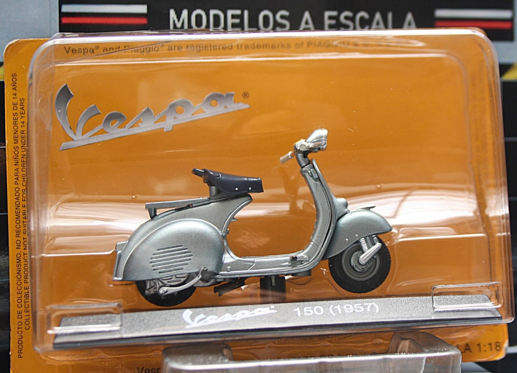 1:18 Vespa 150 1957