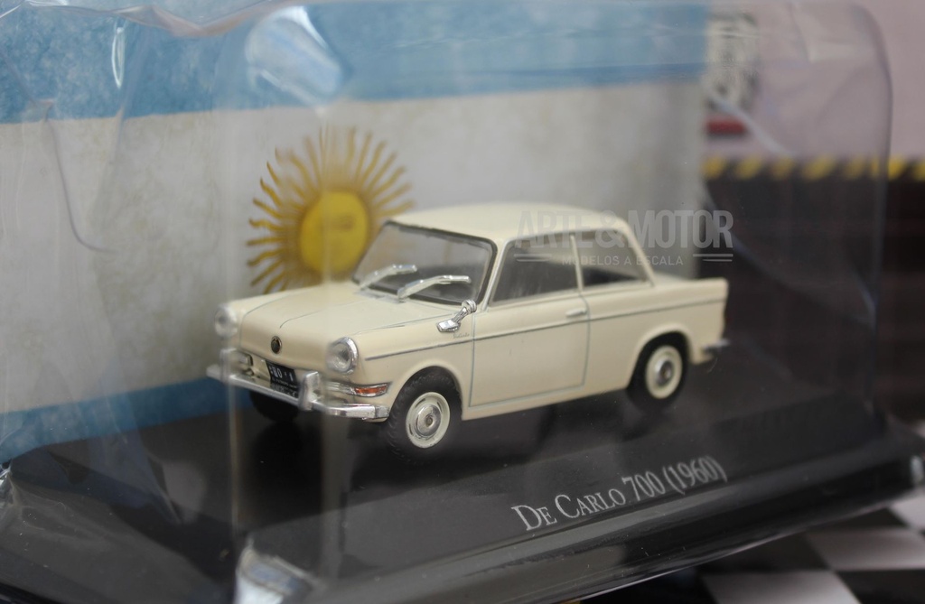 1:43 De Carlo 700
