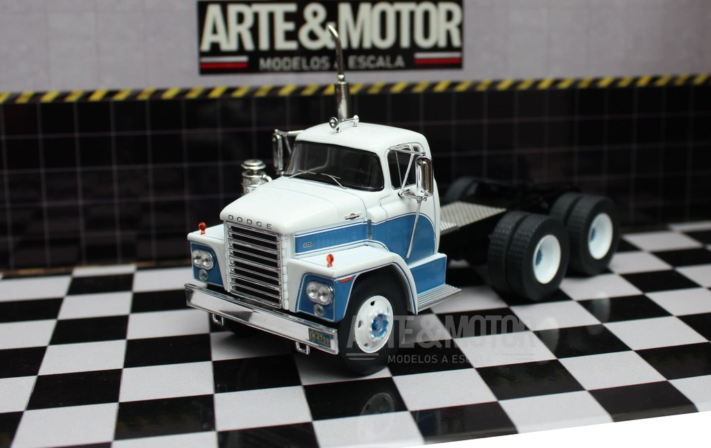 [TRAC-143-IXO-002] 1:43 Dodge LCF CT 9000